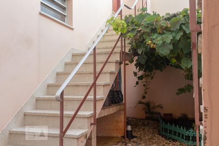 Casa à venda com 240m², 3 quartos e 6 vagas Casa à venda com 240m², 3 quartos e 6 vagasEntrada