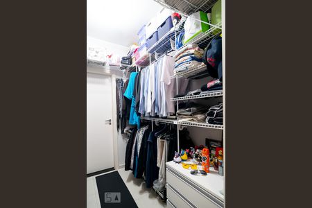 Casa à venda com 145m², 3 quartos e 3 vagasCloset Suíte 1