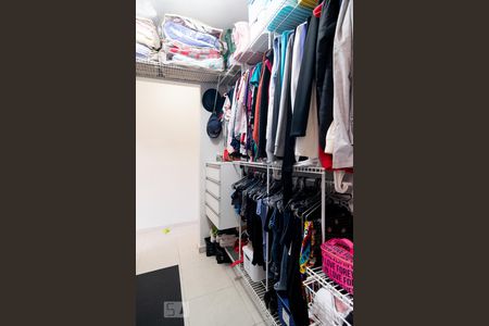 Casa à venda com 145m², 3 quartos e 3 vagasCloset Suíte 1
