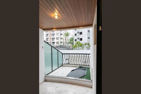 Sacada de apartamento à venda com 3 quartos, 97m² em Indianópolis, São Paulo