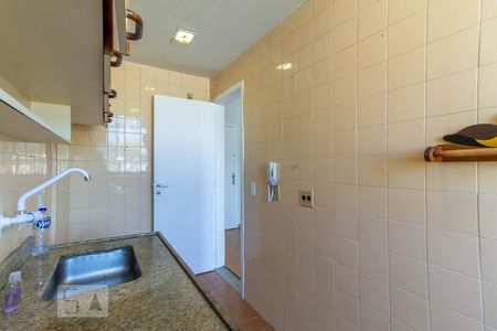 Apartamento à venda com 68m², 2 quartos e 1 vagaCozinha