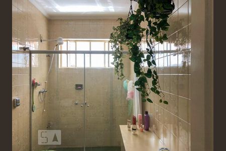 Casa à venda com 200m², 3 quartos e 2 vagas Casa à venda com 200m², 3 quartos e 2 vagasBanheiro