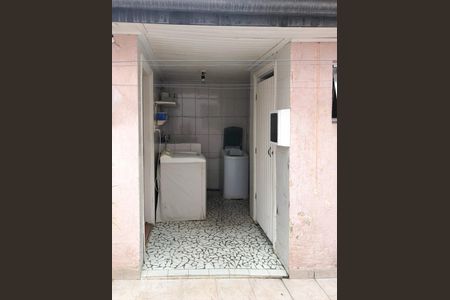 Casa à venda com 200m², 3 quartos e 2 vagas Casa à venda com 200m², 3 quartos e 2 vagasÁrea de serviço