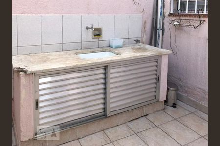 Casa à venda com 200m², 3 quartos e 2 vagas Casa à venda com 200m², 3 quartos e 2 vagasÁrea de serviço