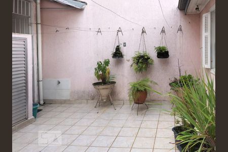 Casa à venda com 200m², 3 quartos e 2 vagas Casa à venda com 200m², 3 quartos e 2 vagasQuintal