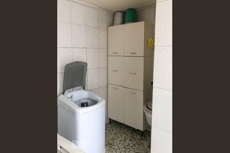 Casa à venda com 200m², 3 quartos e 2 vagas Casa à venda com 200m², 3 quartos e 2 vagasÁrea de serviço