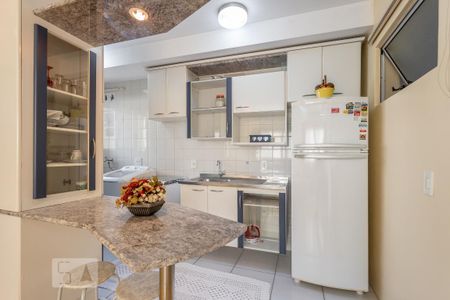 Apartamento para alugar com 45m², 2 quartos e 1 vaga Apartamento para alugar com 45m², 2 quartos e 1 vagaCozinha e Área de Serviço