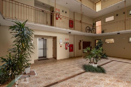 Apartamento para alugar com 45m², 2 quartos e 1 vaga Apartamento para alugar com 45m², 2 quartos e 1 vagaHall de entrada