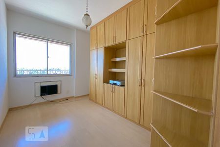 Quarto 1 de apartamento para alugar com 2 quartos, 70m² em Penha Circular, Rio de Janeiro