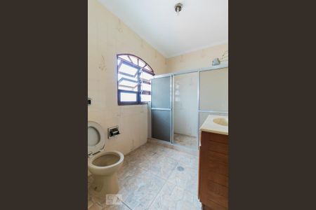 Casa para alugar com 360m², 6 quartos e 4 vagas Casa para alugar com 360m², 6 quartos e 4 vagasBanheiro da Suíte 5