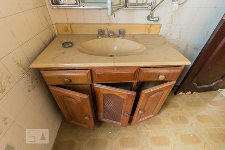 Casa para alugar com 360m², 6 quartos e 4 vagas Casa para alugar com 360m², 6 quartos e 4 vagasDetalhe banheiro