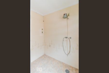 Casa para alugar com 360m², 6 quartos e 4 vagas Casa para alugar com 360m², 6 quartos e 4 vagasDetalhe banheiro