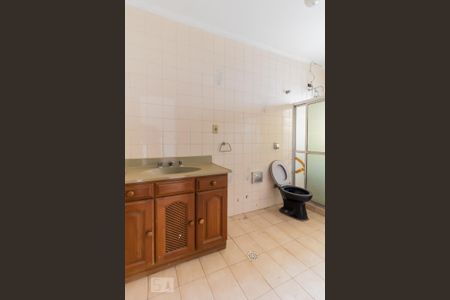 Casa para alugar com 360m², 6 quartos e 4 vagas Casa para alugar com 360m², 6 quartos e 4 vagasBanheiro da Suíte 4
