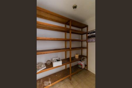 Casa para alugar com 360m², 6 quartos e 4 vagas Casa para alugar com 360m², 6 quartos e 4 vagasDespensa