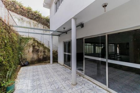 Casa para alugar com 360m², 6 quartos e 4 vagas Casa para alugar com 360m², 6 quartos e 4 vagasQuintal