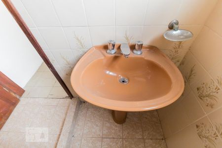 Casa para alugar com 360m², 6 quartos e 4 vagas Casa para alugar com 360m², 6 quartos e 4 vagasDetalhe banheiro