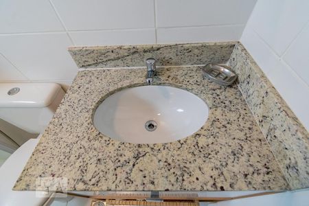 Apartamento à venda com 68m², 2 quartos e 1 vaga Apartamento à venda com 68m², 2 quartos e 1 vagaBanheiro Social