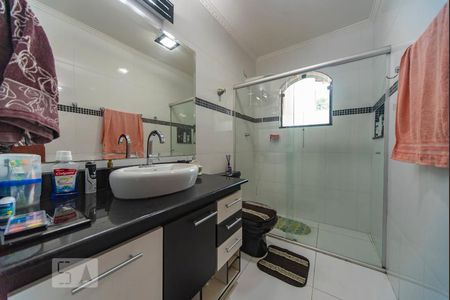 Banheiro 1 de casa à venda com 4 quartos, 261m² em Vila Curuca, Santo André