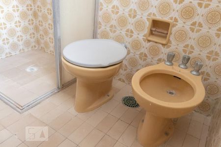 Apartamento à venda com 202m², 3 quartos e 1 vaga Apartamento à venda com 202m², 3 quartos e 1 vagaBanheiro Suite