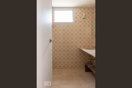 Apartamento à venda com 202m², 3 quartos e 1 vaga Apartamento à venda com 202m², 3 quartos e 1 vagaBanheiro Suite