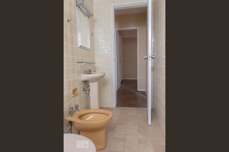 Apartamento à venda com 202m², 3 quartos e 1 vaga Apartamento à venda com 202m², 3 quartos e 1 vagaBanheiro Social