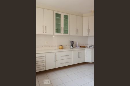 Apartamento para alugar com 150m², 2 quartos e 2 vagasCozinha