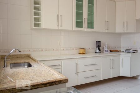 Apartamento para alugar com 150m², 2 quartos e 2 vagasCozinha