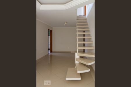 Sala  de apartamento para alugar com 2 quartos, 150m² em Boa Vista, São Caetano do Sul