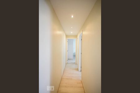 Corredor de apartamento à venda com 2 quartos, 49m² em Vila Andrade, São Paulo