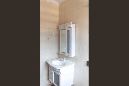 Casa à venda com 250m², 3 quartos e 7 vagasBanheiro do Quarto 2