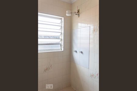 Casa à venda com 250m², 3 quartos e 7 vagasBanheiro do Quarto 2