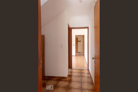 Casa à venda com 250m², 3 quartos e 7 vagasCorredor