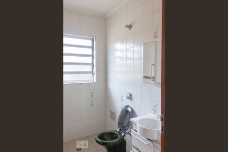 Casa à venda com 250m², 3 quartos e 7 vagasBanheiro do Quarto 1