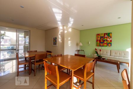 Apartamento para alugar com 42m², 1 quarto e 1 vaga Apartamento para alugar com 42m², 1 quarto e 1 vagaÁrea comum - Salão de festas