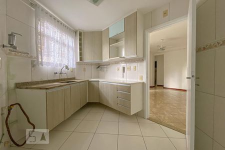 Apartamento à venda com 76m², 2 quartos e 1 vagaCozinha