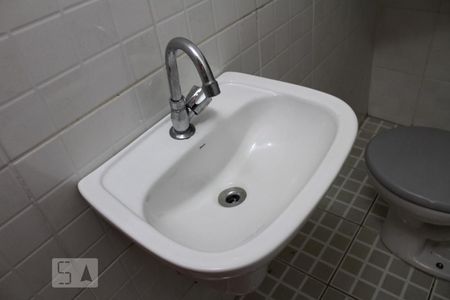 Casa de condomínio à venda com 69m², 2 quartos e 1 vagalavabo