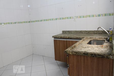 Casa de condomínio à venda com 69m², 2 quartos e 1 vagacozinha