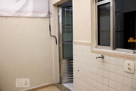 Casa de condomínio à venda com 69m², 2 quartos e 1 vagaárea de serviço