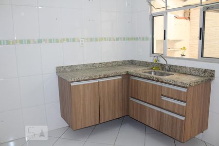Casa de condomínio à venda com 69m², 2 quartos e 1 vagacozinha