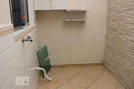 Casa de condomínio à venda com 69m², 2 quartos e 1 vagaárea de serviço