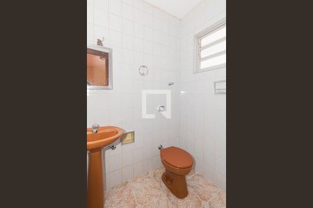 Casa à venda com 126m², 2 quartos e 2 vagasBanheiro de Serviço