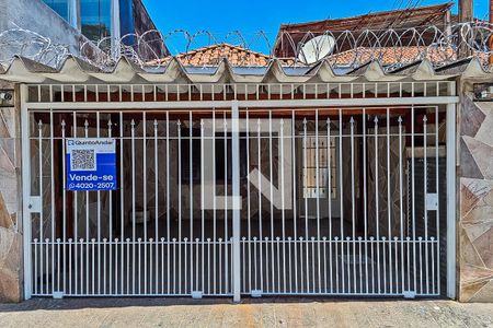 Casa à venda com 126m², 2 quartos e 2 vagasFachada com Plaquinha