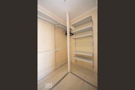 Apartamento à venda com 150m², 3 quartos e 1 vagaCloset