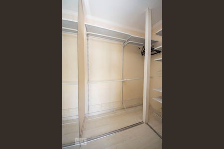 Apartamento à venda com 150m², 3 quartos e 1 vagaCloset