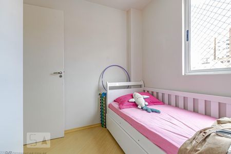 1º Dormitório de apartamento para alugar com 2 quartos, 70m² em Santa Cândida, Curitiba