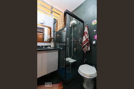 Casa à venda com 170m², 3 quartos e 2 vagasBanheiro