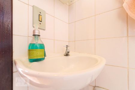 Casa à venda com 170m², 3 quartos e 2 vagasBanheiro de Serviço