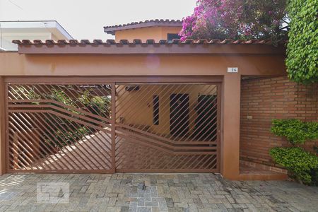 Casa à venda com 170m², 3 quartos e 2 vagasFachada