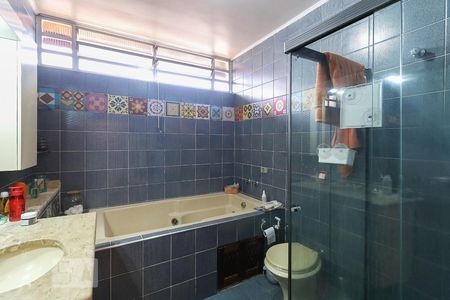 Casa à venda com 170m², 3 quartos e 2 vagasBanheiro da Suíte