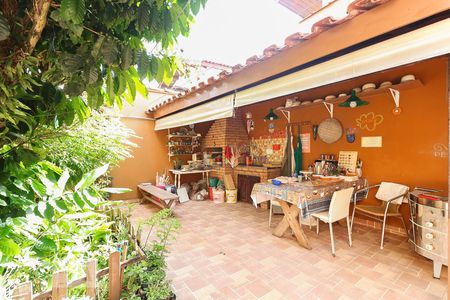 Casa à venda com 170m², 3 quartos e 2 vagasÁrea Gourmet